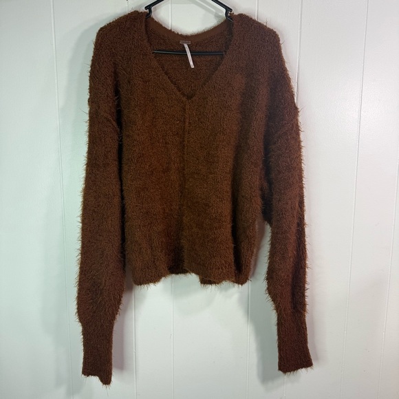 Free people women’s XS oversized Cozy Brown V-Neck Sweater - Picture 1 of 5